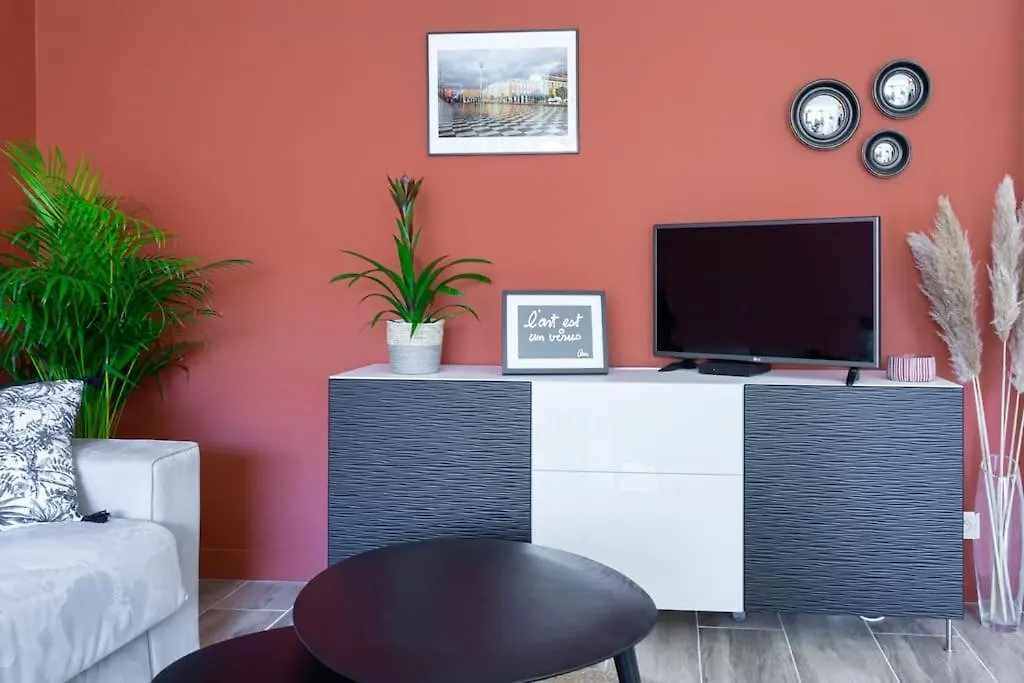 #4 Papon Parking Climatise Terrasse & Wifi 5Mins A Pieds Du Vieux Nice Apartamento