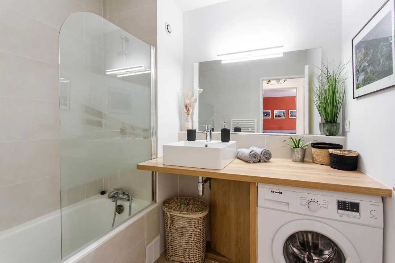 #4 Papon Parking Climatise Terrasse & Wifi 5Mins A Pieds Du Vieux Nice Apartamento